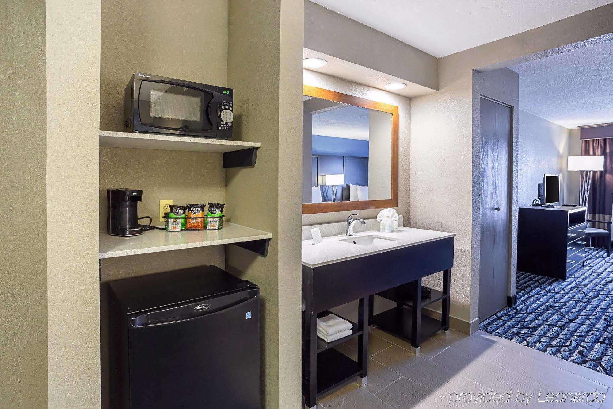 Comfort Suites University 巴吞鲁日 外观 照片