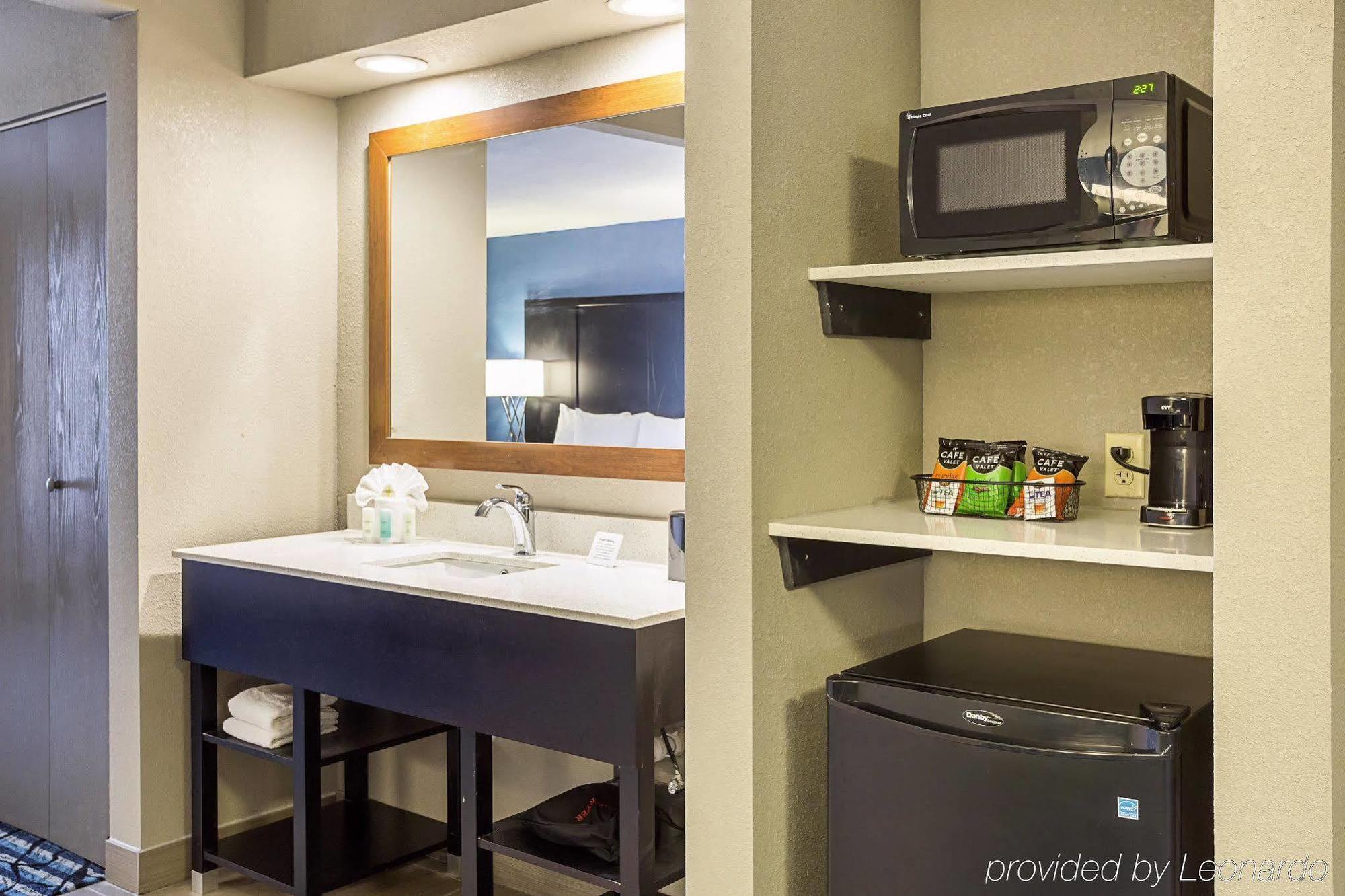 Comfort Suites University 巴吞鲁日 外观 照片