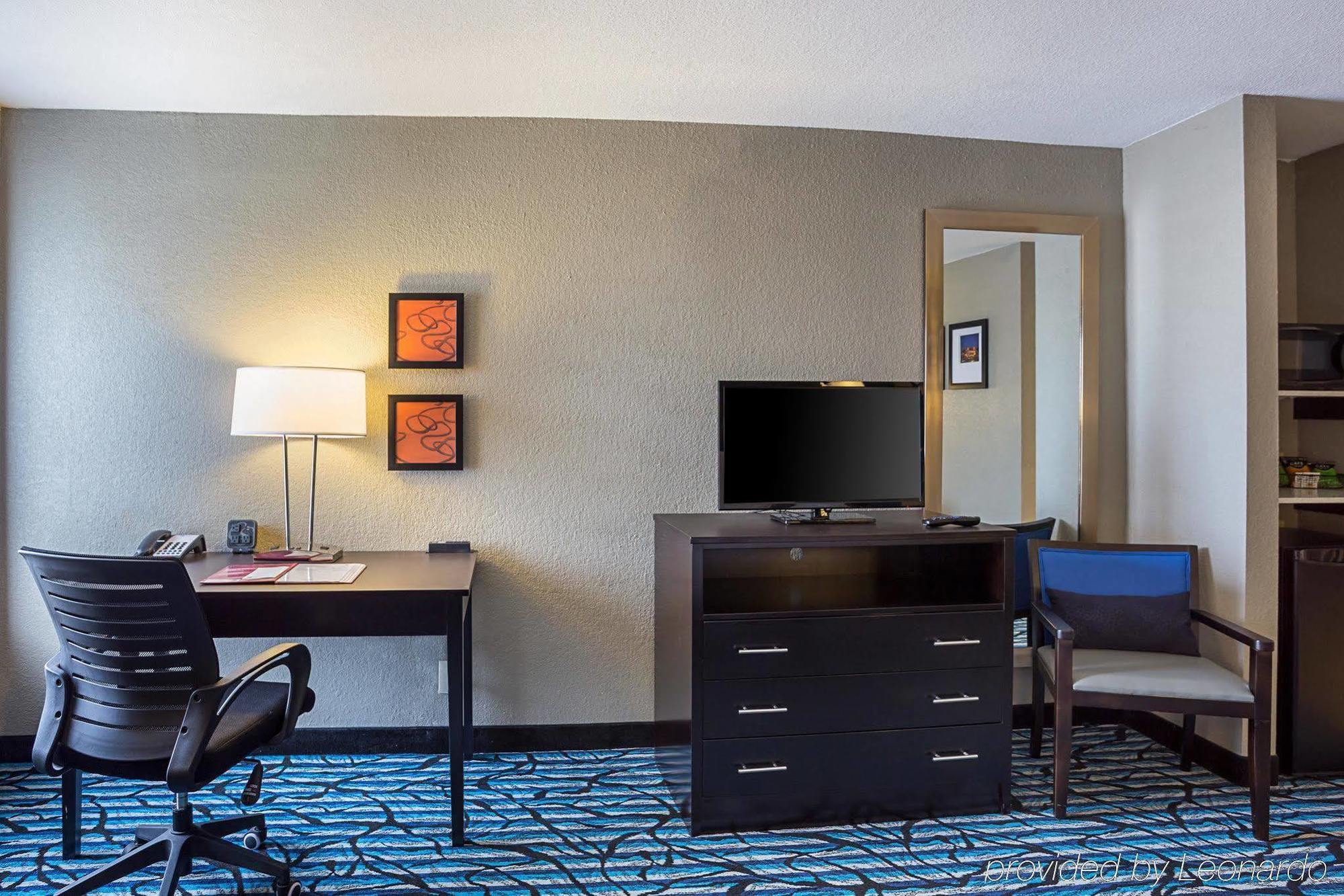 Comfort Suites University 巴吞鲁日 外观 照片